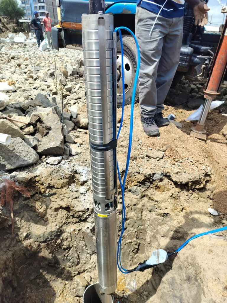 24 hour borehole pumping test in Kenya